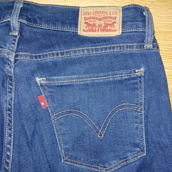 Blue Levi's - Picture 5 of 5